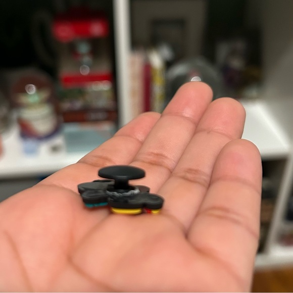 Super Mario Croc Charm (2pcs) - Picture 2 of 3